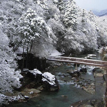 ชิมะ ออนเซ็น โทะชิมะยะ Hotel Nakanojo ภายนอก รูปภาพ