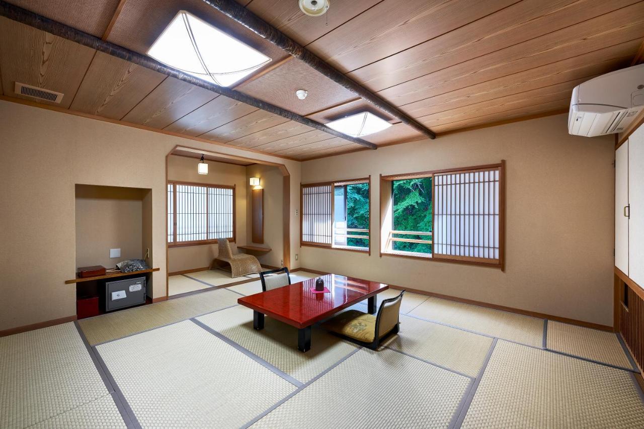 ชิมะ ออนเซ็น โทะชิมะยะ Hotel Nakanojo ภายนอก รูปภาพ